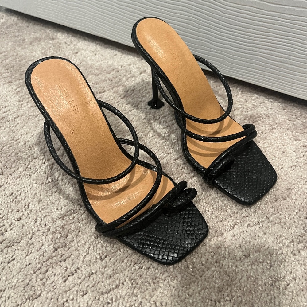 Heeled mules